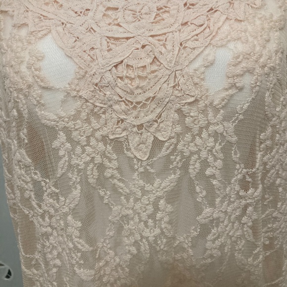 Gorgeous Lacey Light Pink Top, Size M - Picture 5 of 6